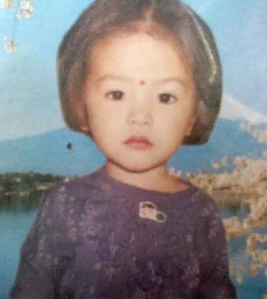 网红小时候照片,揭秘小时候照片中的明星风采