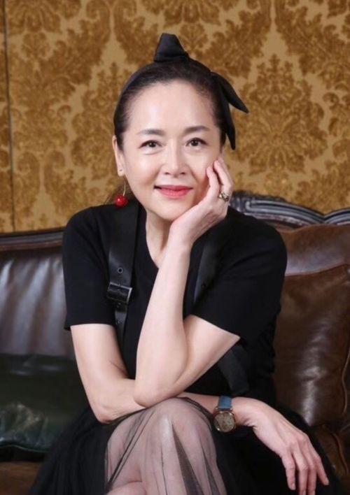 演员恬妞个人资料,从影视新星到资深演员，她的人生故事与艺术成就